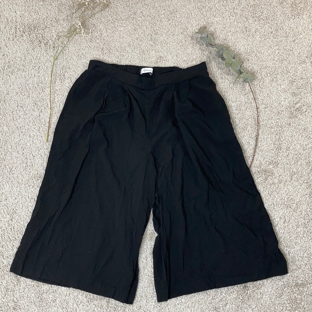 Reitmans black pleated w pocket pants 😻!